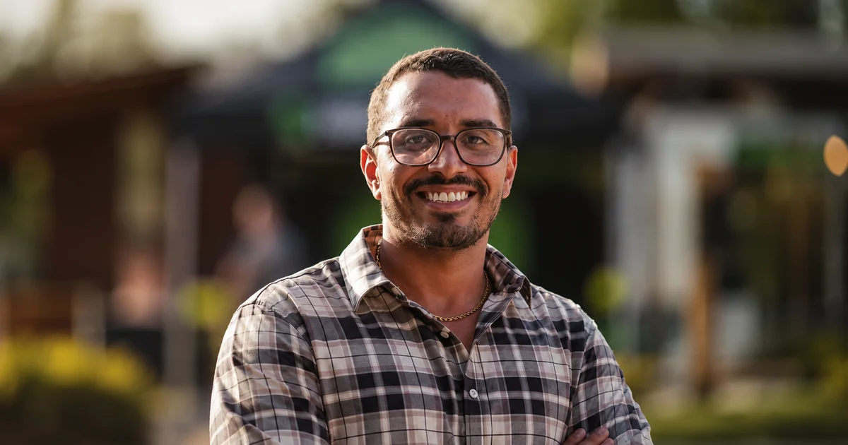 De engenheiro mecânico no Brasil a empreendedor e transportador de veículos nos Estados Unidos: a trajetória de Victor Matheus